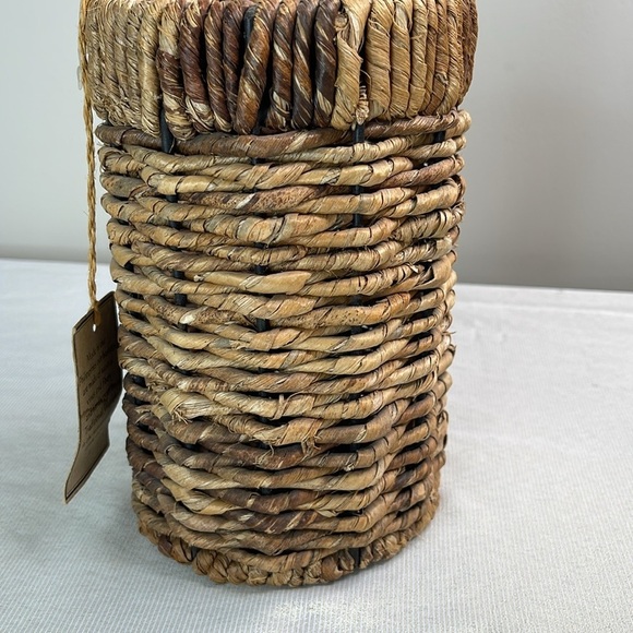 Handcrafted Woven Bottle or French Baguette Basket Natural Brown - Picture 3 of 12